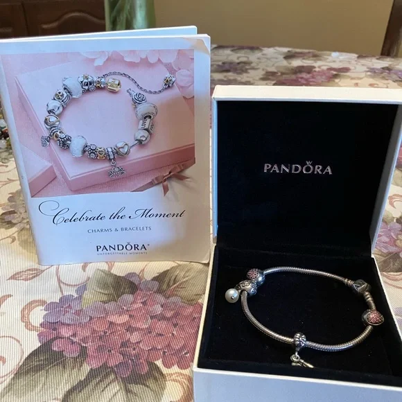 PANDORA BRACELET WITH CHARMS NEW IN BOX UNWORN - Picture 6 of 14